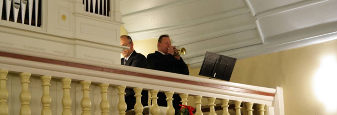 Orgel und Trompete eröffnen den Abend