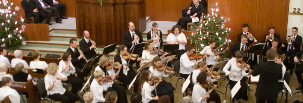 Als Gäste mit dabei: Das Orchester der Gebietskirche,...