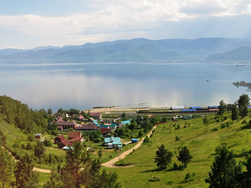 am Baikal entlang.