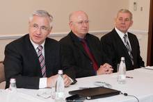 Montag, 22.10.2012: Bezirksapostel Nadolny, Apostel Berndt und Bischof Hanajew...