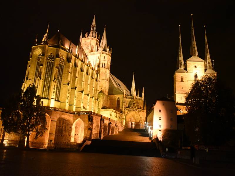 Der Erfurter Dom bei Nacht