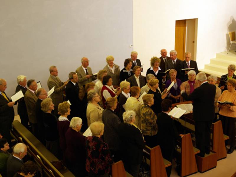 Die etwa 40 Mitwirkenden des Seniorenchors sind zwischen 60 und 82 Jahre alt