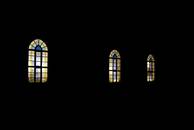 Licht und Töne dringen in die Nacht
