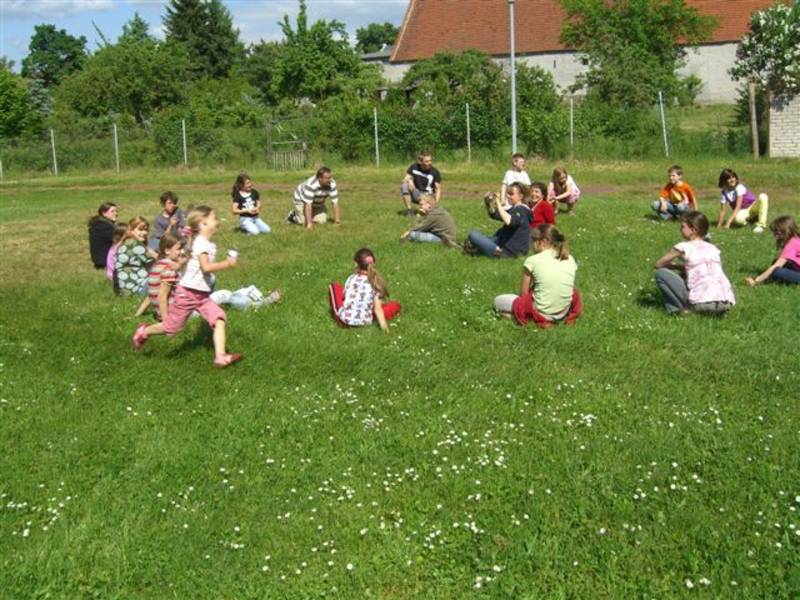 Sport und Spiel bei strahlendem Sonnenschein