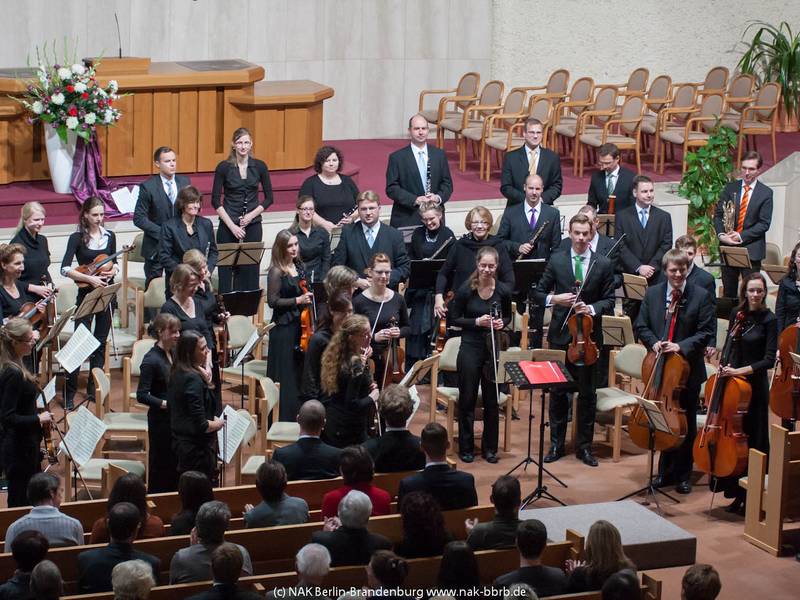 Beifall am Schluss, nach Mozarts berühmter g-Moll-Sinfonie