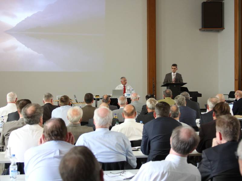 Neben der Entwicklung der Gebietskirche stand die Flüchtlingshilfe beim...