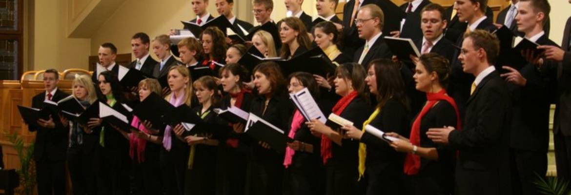 ... der Jugendchor im Gebet