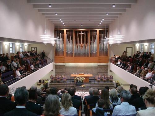 Vor Beginn des Gottesdienstes
