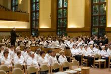 Ein Projektchor aus dem Kirchenbezirk Frankfurt (Oder) stellt das Kirchentagslied...