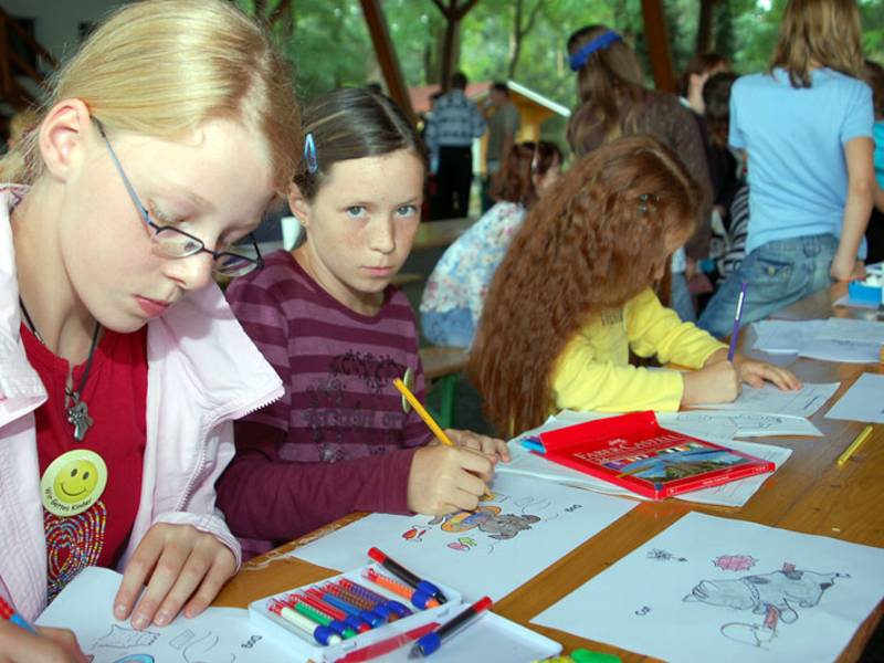 Bezirk Frankfurt/Oder: Rosa, Vivien und alle anderen bringen kleine Kunstwerke zu Papier