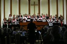 Gemeindechor und Orchester musizieren aus Camille Saint-Saens Weihnachtsoratorium