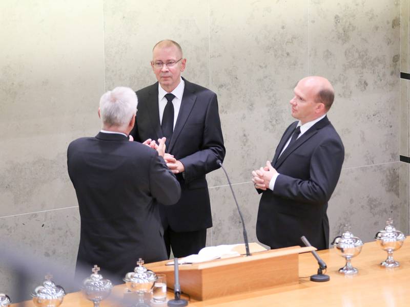 Bezirksältester Thurmann (Mitte) in den Ruhestand verabschiedet