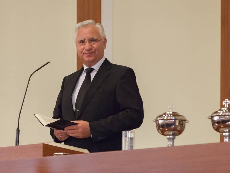 Bezirksapostel Nadolny hatte zur "Hochzeit" geladen.