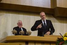 "We do not say goodbye, we say 'See you later'" nach dem Gottesdienst - nicht nur aus Downunder, denn im Verhältnis zu Australien ist Süddeutschland ja Nachbar, so Andersen. "We do not say goodbye, we say 'See you later'" nach dem Gottesdienst - nicht nur aus Downunder, denn im Verhältnis zu Australien ist Süddeutschland ja Nachbar, so Andersen.