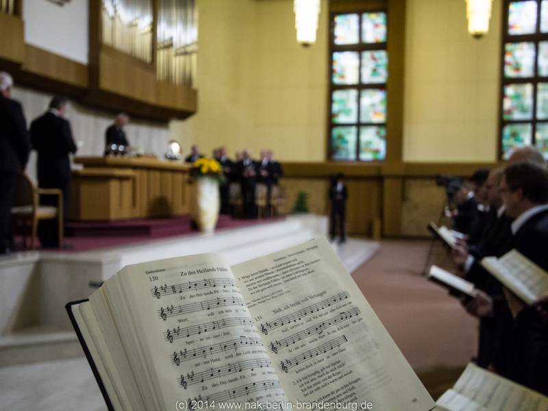 "Sieh, ich breite voll Verlangen ..." - das Eingangslied des Gottesdienstes für Amtsträger