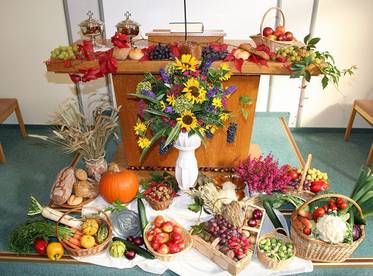 Der geschmückte Altar ...