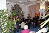 in diesem Heim einen Gottesdienst durch.