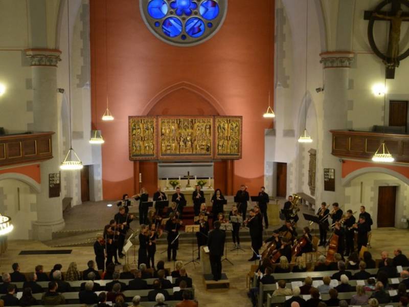 in der Thomaskirche statt.