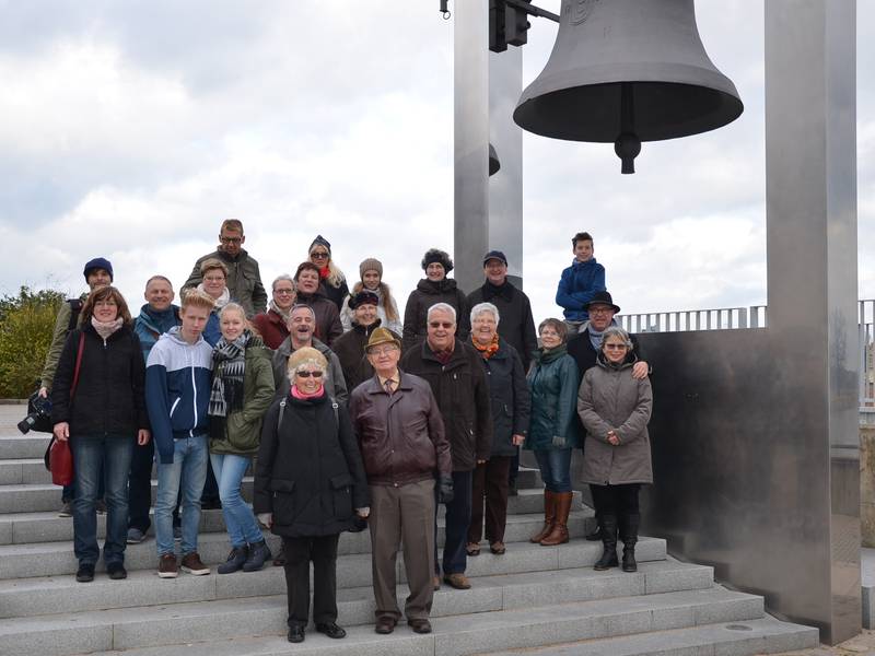 Gemeindetreffen unter der Friedensglocke