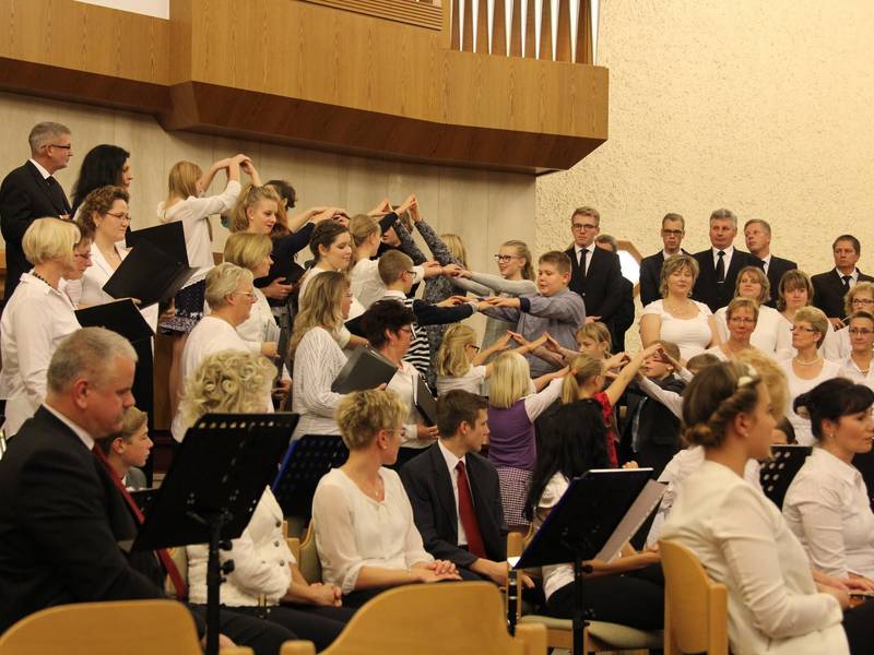 "Gib uns Mut zum Brücken bauen"