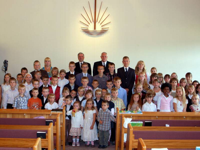 Die Kinder des Kirchenbezirks Frankfurt/Oder nach dem gemeinsamen Gottesdienst