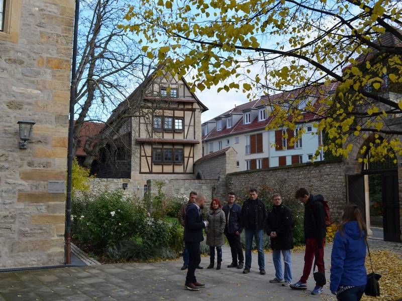 Zuvor gibt es eine Stadtbesichtigung.