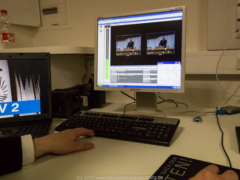 Von Lichtenberg aus wird der Gottesdienst via Internet-Livestream in zehn weitere Kirchen übertragen