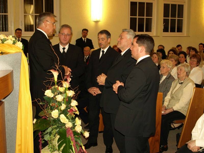 Während der Ansprache zu Ordination und Ruhesetzung.