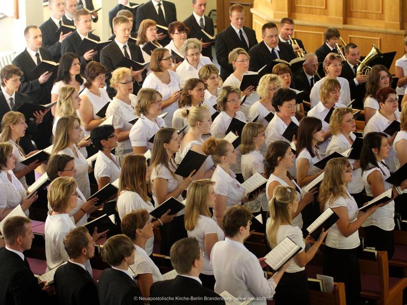 Der Gotttesdienst wurde in die Gemeinden der Gebietskirche Berlin-Brandenburg übertragen.