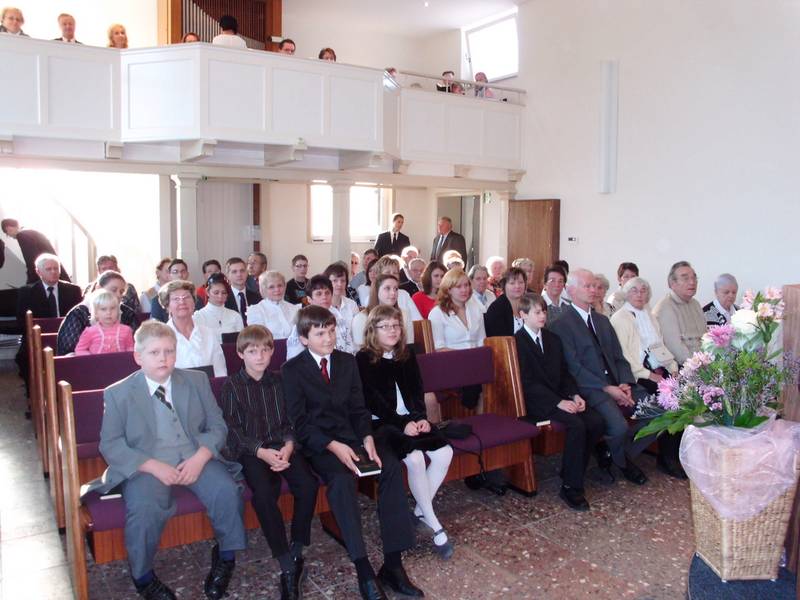 Knapp 90 Mitglieder der Gemeinde feierten...