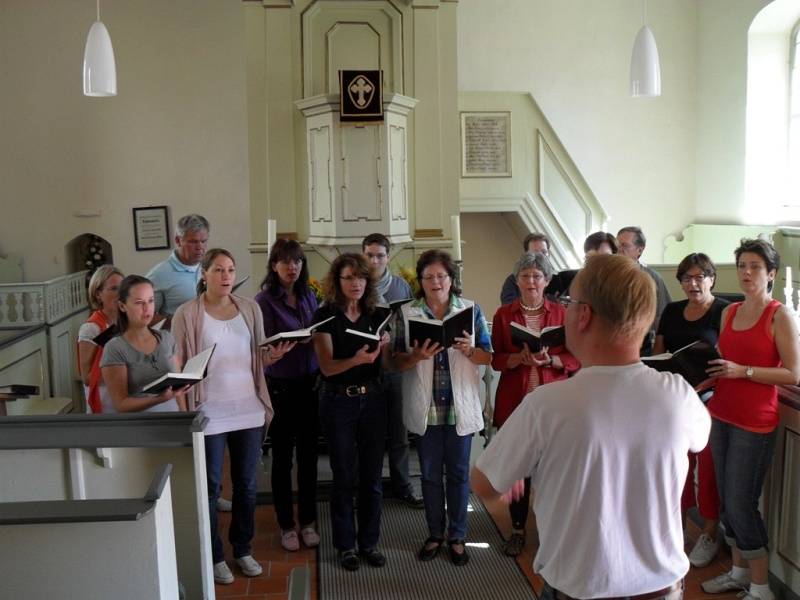 ...stand auch ein Besuch der Dorfkirche Kemnitz auf dem Programm.