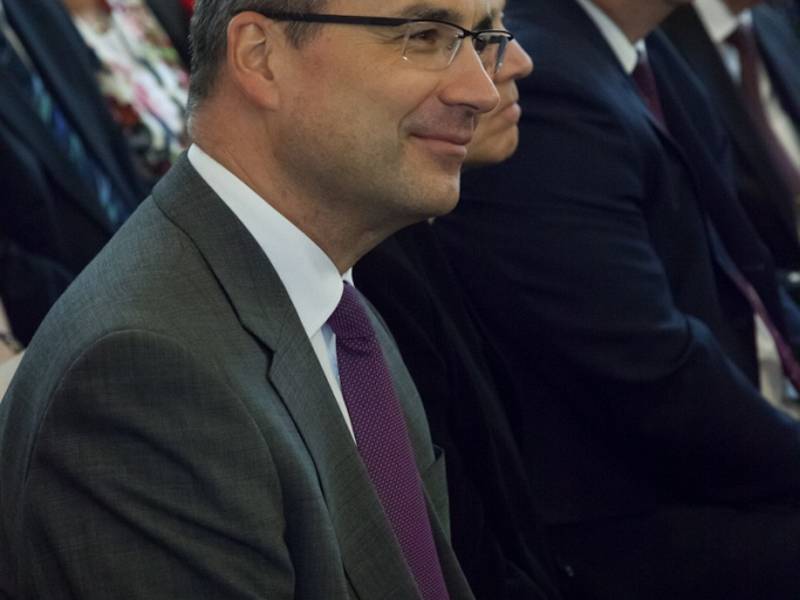 Stammapostelhelfer Jean-Luc Schneider ist zu Besuch.
