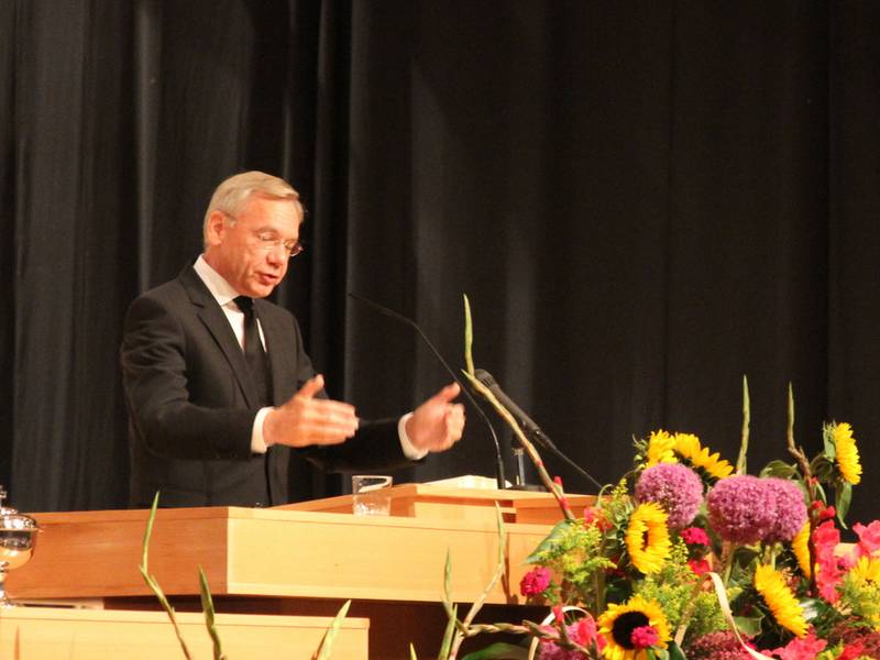 Bischof Bias das 150jährige Jubiläum der Kirche...