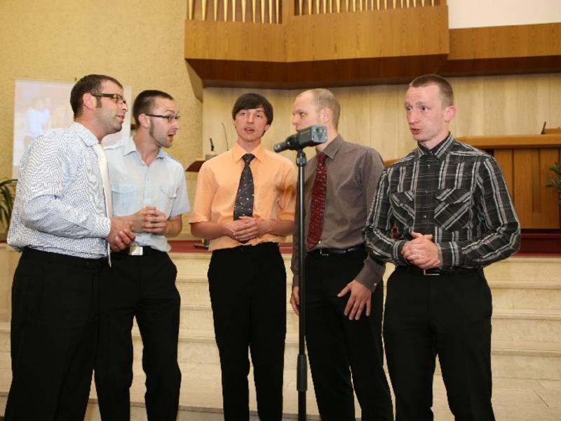 Die "Vocal five" gestalten das Nachmittagsprogramm mit.
