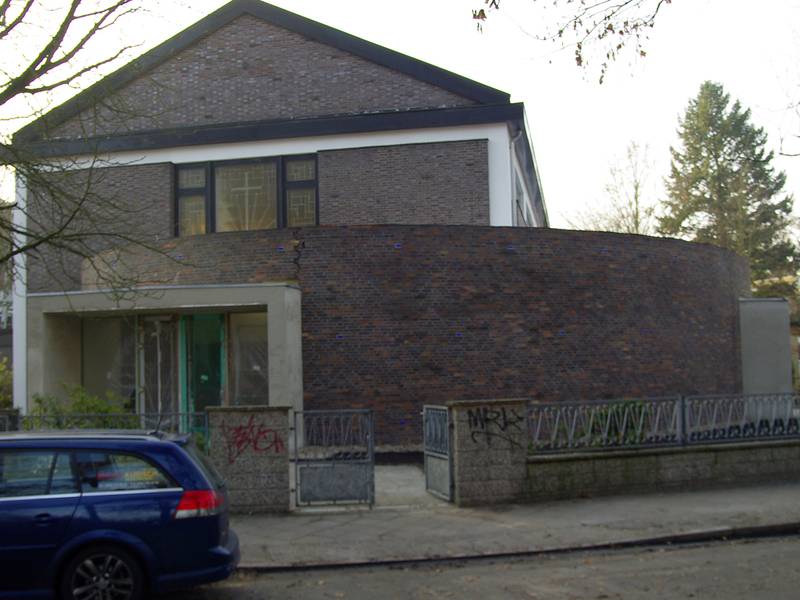 Die umgebaute Kirche Leo-Baeck-Straße 5 / Ecke Leuchtenburgstraße