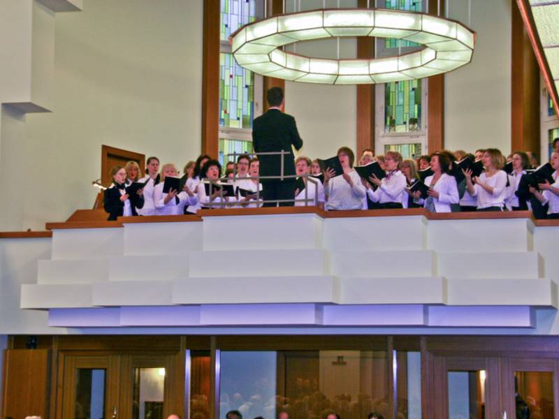 "Wer bis an das Ende beharrt" aus dem Oratorium "Elias" von Mendelssohn-Bartholdy - der vom Chor gesetzte Schlusspunkt am Ende des Gottesdienstes (Fotos: O. Kretschmann)