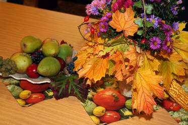 Herbstlicher Schmuck auch auf der Altarplatte