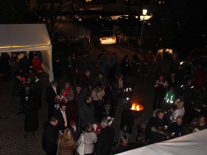 Samstag wie Sonntag bei Gesprächen und Glühwein (hier Tegel) endete.