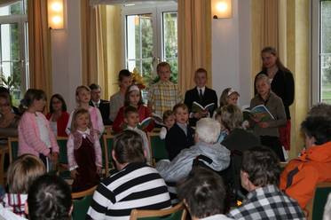 Singen zum Erntedankfest in der Albert-Schweizer-Stiftung