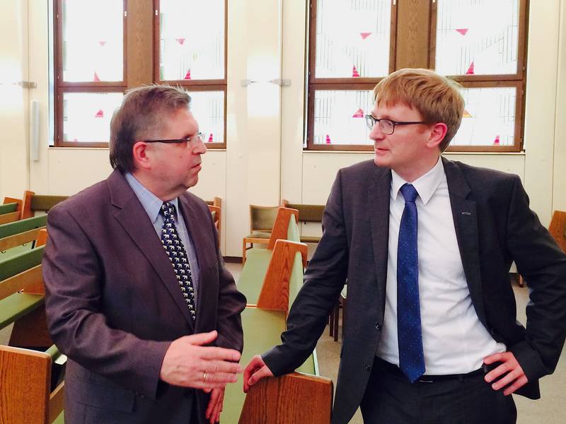 Gemeindevorsteher Klaus-Peter Waschke im Gespräch mit dem CDU-Bundestagsabgeordneten Philipp Lengsfeld