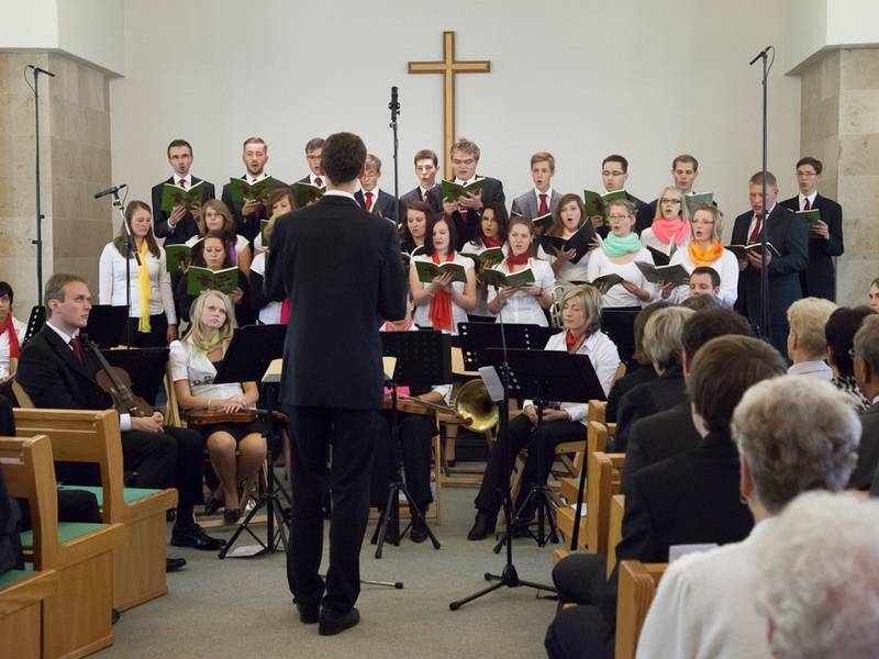Mit dabei sind auch der Jugendchor