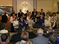 Am folgenden Sonntag fand ein festliches Chorsingen und Musizieren statt. 70 Teilnehmer, darunter elf Gäste wurden mit altbekannten, volkstümlichen und geistlichen Weihnachtsliedern erfreut.