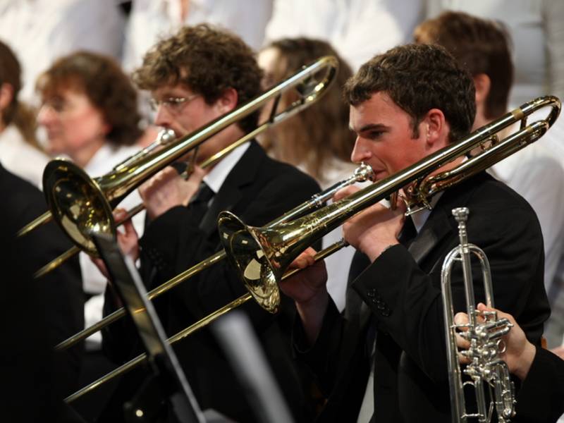 Drei Sätze der Lobgesang-Sinfonie hat das Orchester zunächst für sich allein