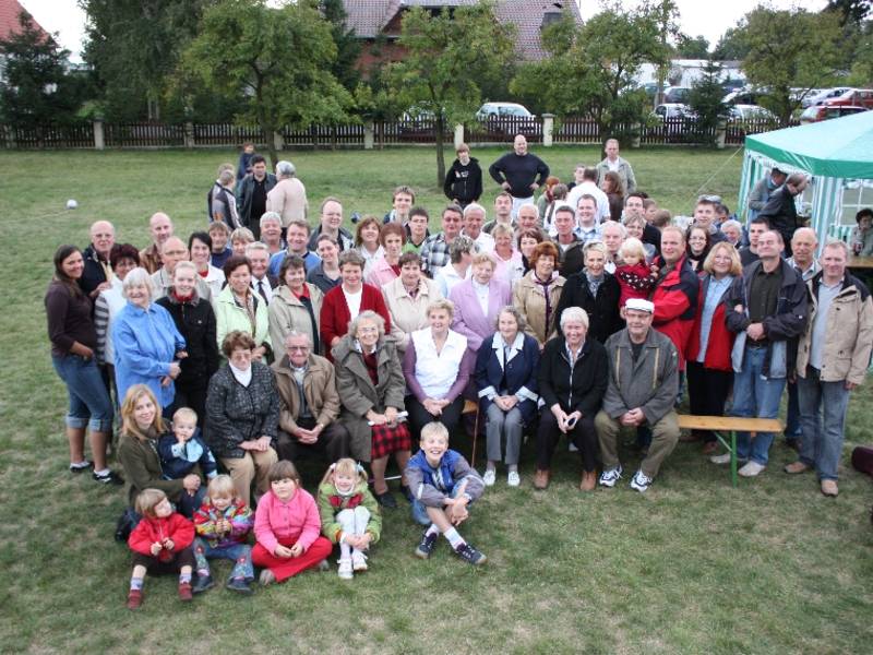 Lauter "100jährige": Die Lübbener Festgemeinde beim Gemeindefest
