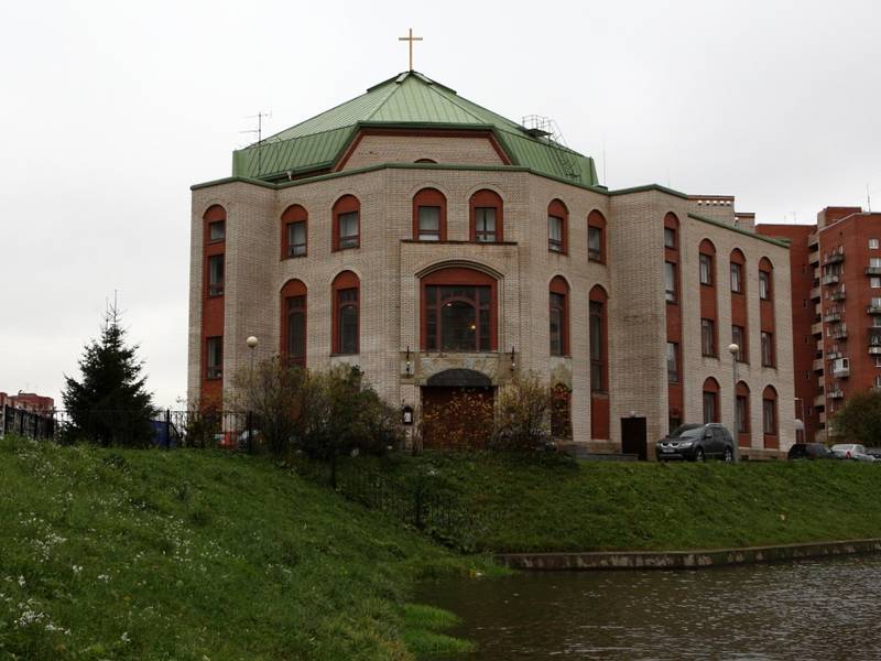In der Neuapostolischen Kirche in Sankt Petersburg...