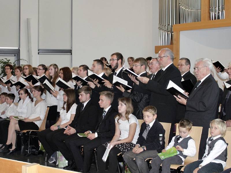 Ein Projektchor, der Jugend- und Kinderchor des Bezirks...